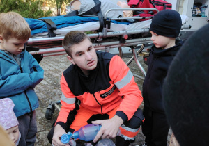 Spotkanie z Ratownikiem medycznym i pokaz karetki