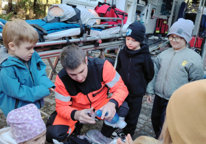 Spotkanie z Ratownikiem medycznym i pokaz karetki
