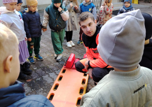 Spotkanie z Ratownikiem medycznym i pokaz karetki