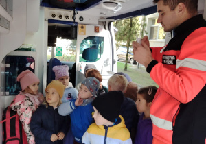 Spotkanie z Ratownikiem medycznym i pokaz karetki