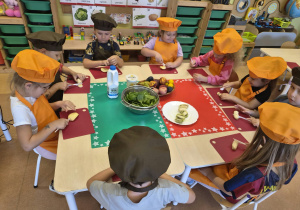 Z JESIENIĄ ZA PAN BRAT – projekt edukacyjny w grupie IX