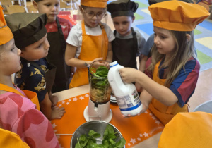 Z JESIENIĄ ZA PAN BRAT – projekt edukacyjny w grupie IX