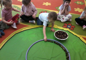 "Jesień zmysłami maluszków"– innowacja pedagogiczna w grupie III
