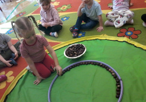 "Jesień zmysłami maluszków"– innowacja pedagogiczna w grupie III