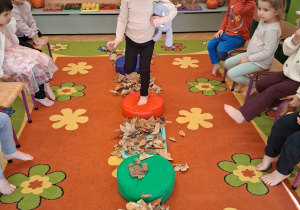 "Jesień zmysłami maluszków"– innowacja pedagogiczna w grupie III