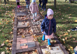 "Jesień zmysłami maluszków"– innowacja pedagogiczna w grupie III