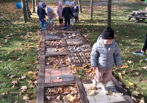 "Jesień zmysłami maluszków"– innowacja pedagogiczna w grupie III
