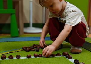 „Z Panią Jesień odkrywamy skarby jesieni”- projekt edukacyjny w grupie II