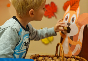 „Z Panią Jesień odkrywamy skarby jesieni”- projekt edukacyjny w grupie II