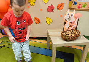 „Z Panią Jesień odkrywamy skarby jesieni”- projekt edukacyjny w grupie II