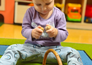 „Z Panią Jesień odkrywamy skarby jesieni”- projekt edukacyjny w grupie II
