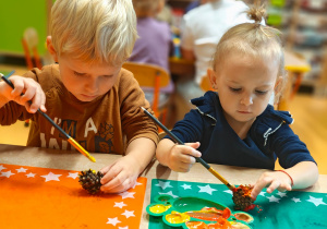 „Z Panią Jesień odkrywamy skarby jesieni”- projekt edukacyjny w grupie II