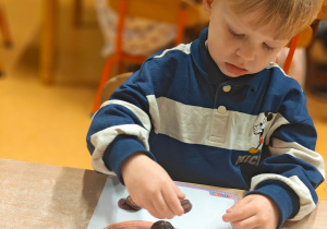 „Z Panią Jesień odkrywamy skarby jesieni”- projekt edukacyjny w grupie II