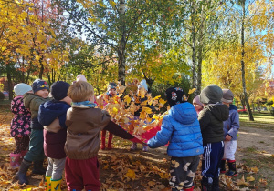 „Z Panią Jesień odkrywamy skarby jesieni”- projekt edukacyjny w grupie II