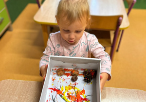 „Z Panią Jesień odkrywamy skarby jesieni”- projekt edukacyjny w grupie II