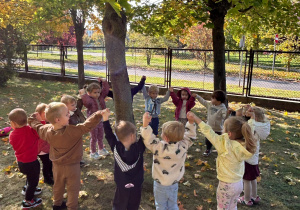 „Z Panią Jesień odkrywamy skarby jesieni”- projekt edukacyjny w grupie II
