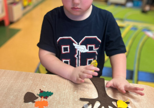 „Z Panią Jesień odkrywamy skarby jesieni”- projekt edukacyjny w grupie II
