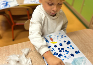 „Z Panią Jesień odkrywamy skarby jesieni”- projekt edukacyjny w grupie II