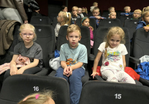 Przedszkolaki w teatralnym świecie Rumcajsa