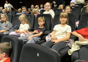 Przedszkolaki w teatralnym świecie Rumcajsa