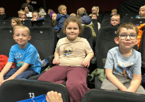 Przedszkolaki w teatralnym świecie Rumcajsa