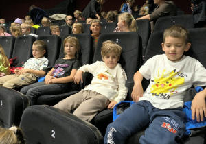 Przedszkolaki w teatralnym świecie Rumcajsa