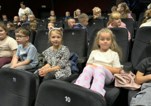 Przedszkolaki w teatralnym świecie Rumcajsa